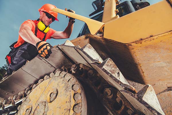heavy-equipment-mechanic-work-comp-attorney